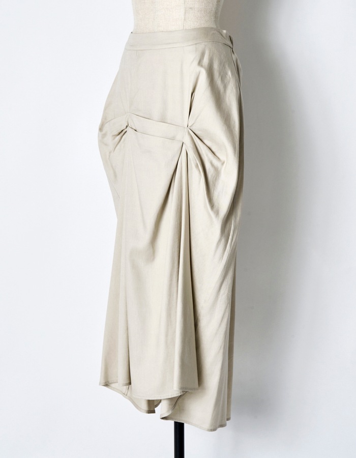Layered Tuck Skirt / beige