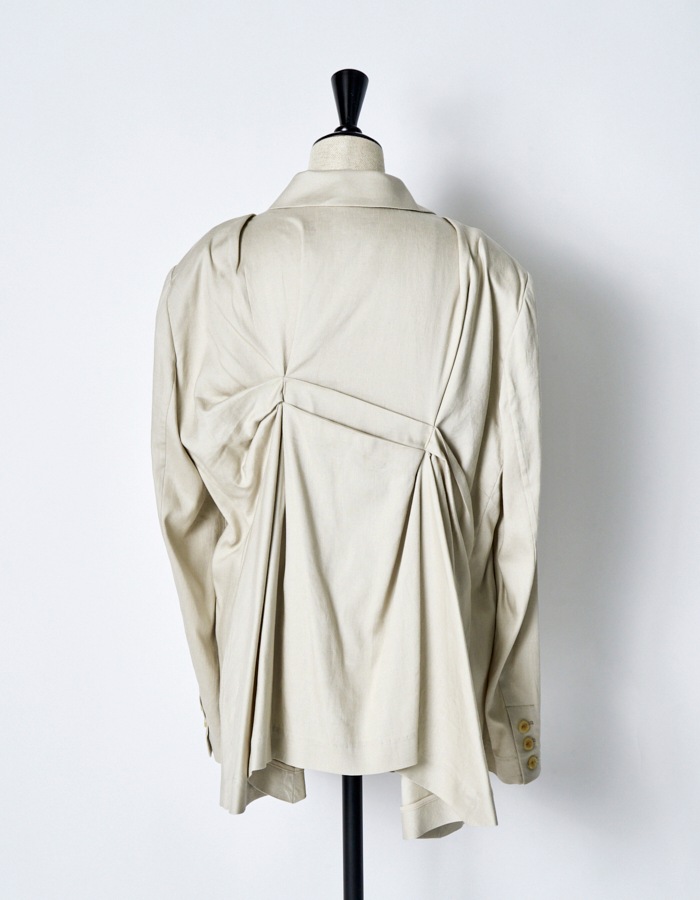 Layered Tuck Jacket / beige