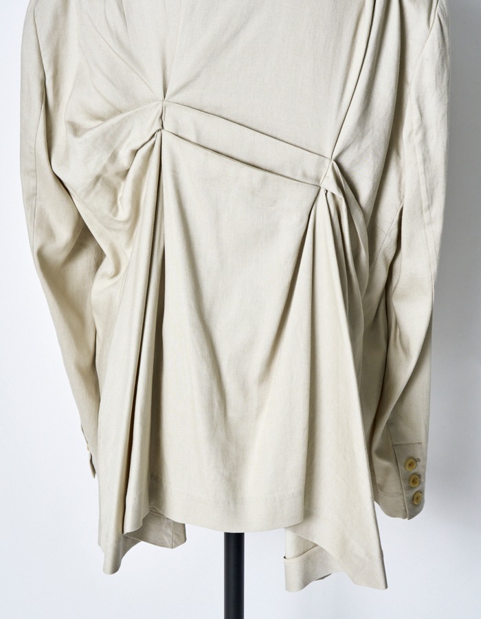 Layered Tuck Jacket / beige