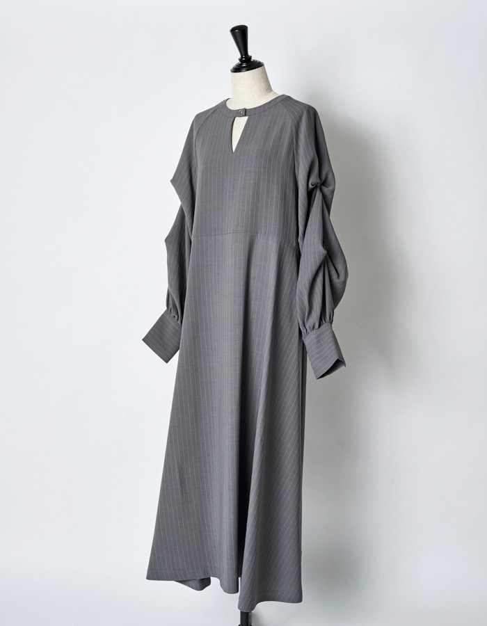 Curiosity Stripe Dress / gray