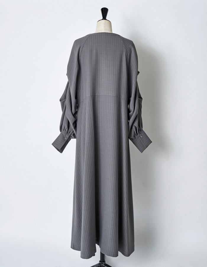 Curiosity Stripe Dress / gray
