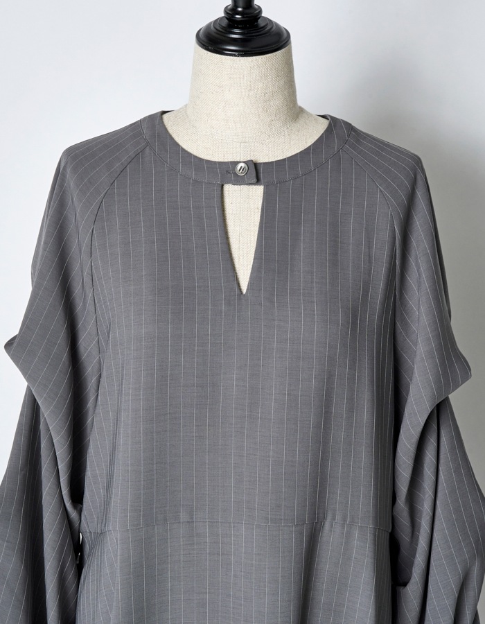 Curiosity Stripe Dress / gray