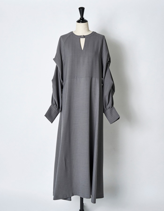Curiosity Stripe Dress / gray