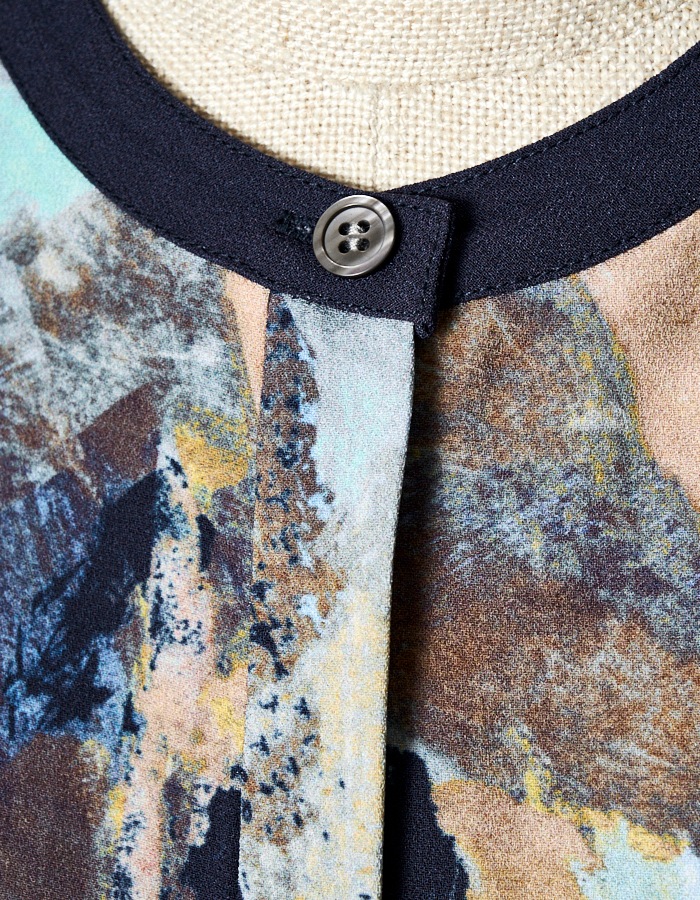 Wing Panel Print Shirt / navy