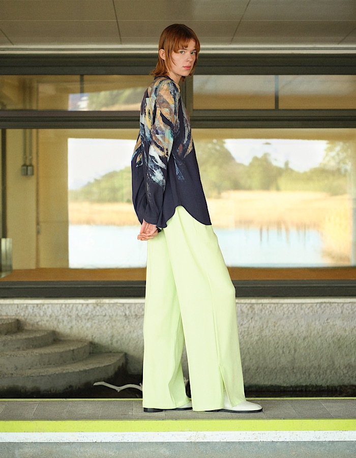 Wing Panel Print Shirt / navy