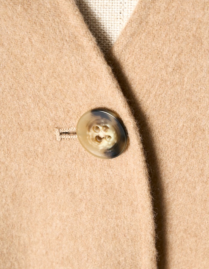 Cutout Shoulder River Coat / camel