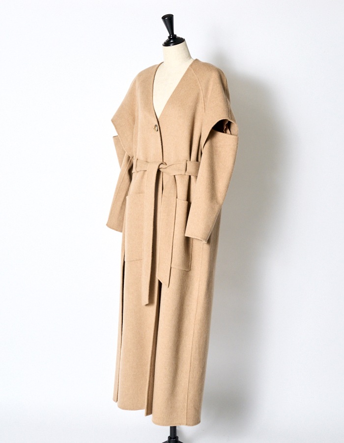 Cutout Shoulder River Coat / camel
