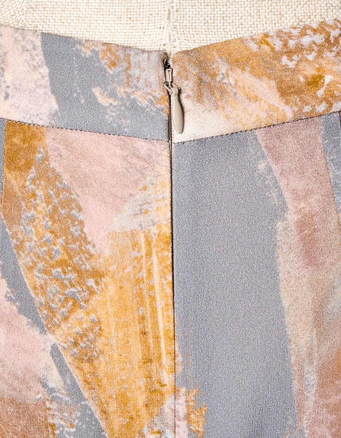 Wing Panel Print Skirt / gray