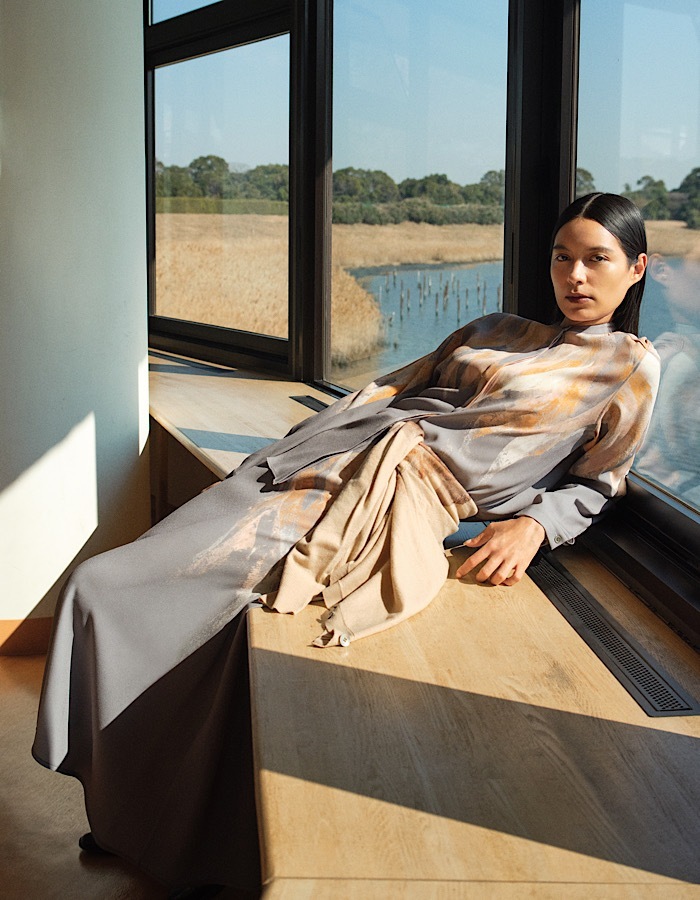 Wing Panel Print Skirt / gray