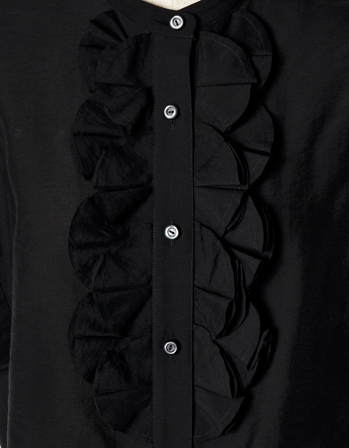 Half Moon Ruffle Short Blouse / black