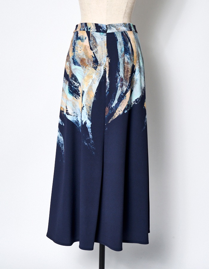 Wing Panel Print Skirt / navy