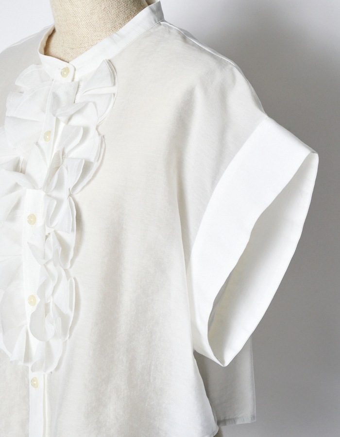 Half Moon Ruffle Short Blouse / white