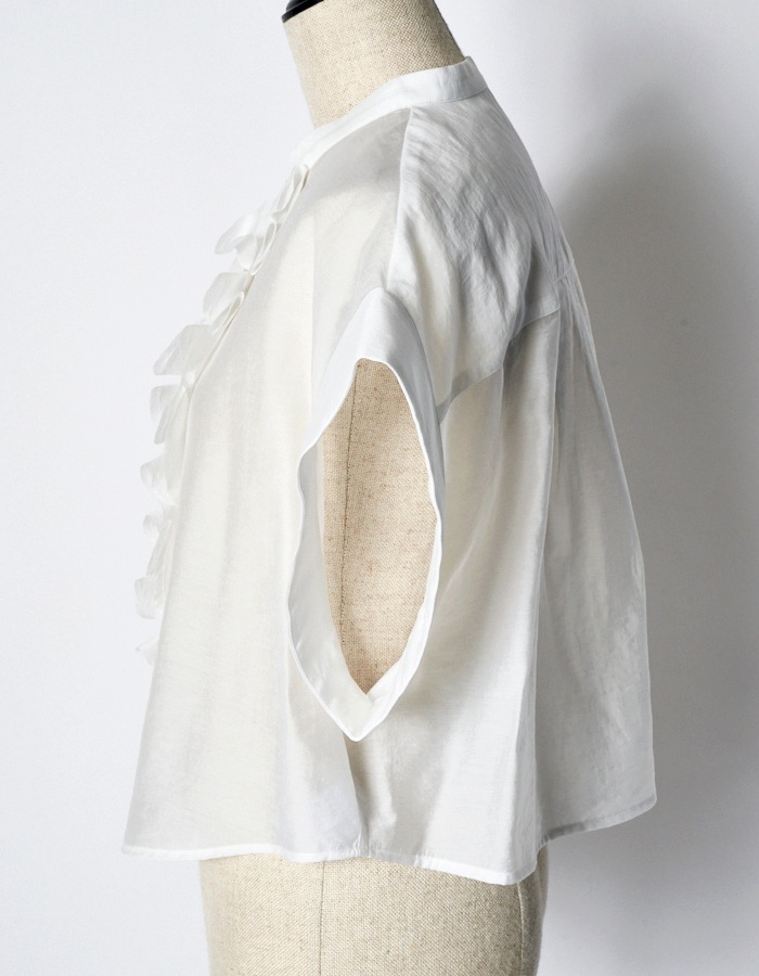 Half Moon Ruffle Short Blouse / white