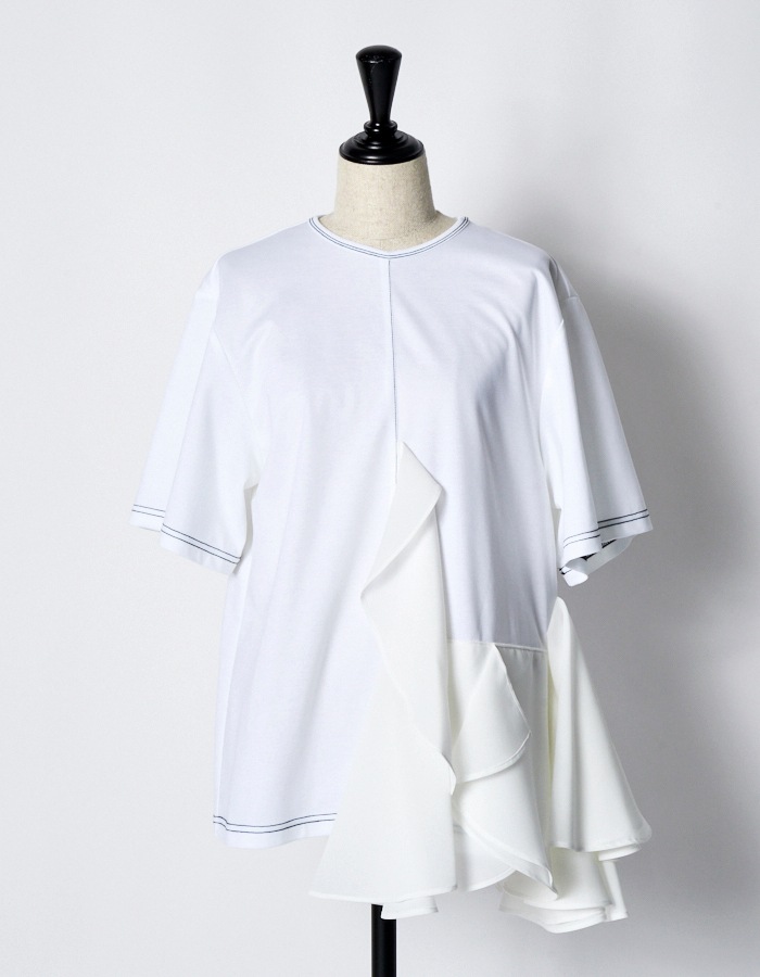Moon Ruffle Cutsew Tops / white