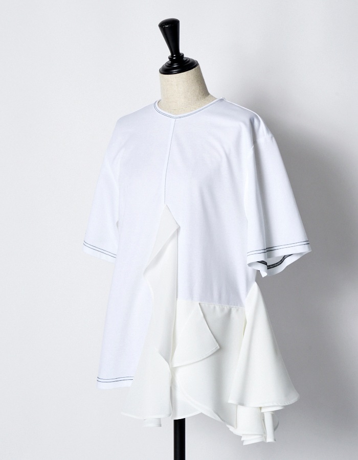 Moon Ruffle Cutsew Tops / white