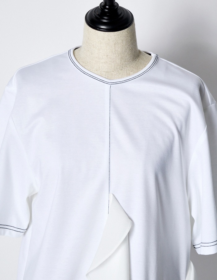Moon Ruffle Cutsew Tops / white