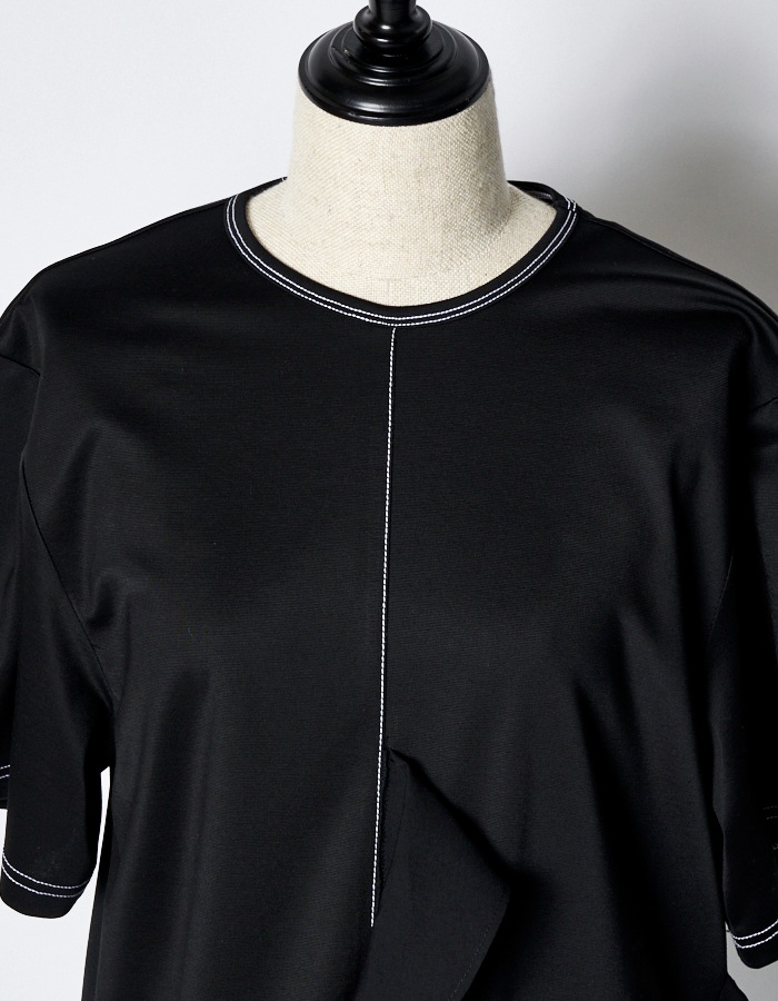 Moon Ruffle Cutsew Tops / black