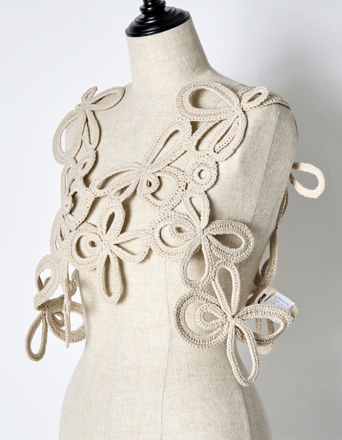 Flower Bond Yarn Harness / beige
