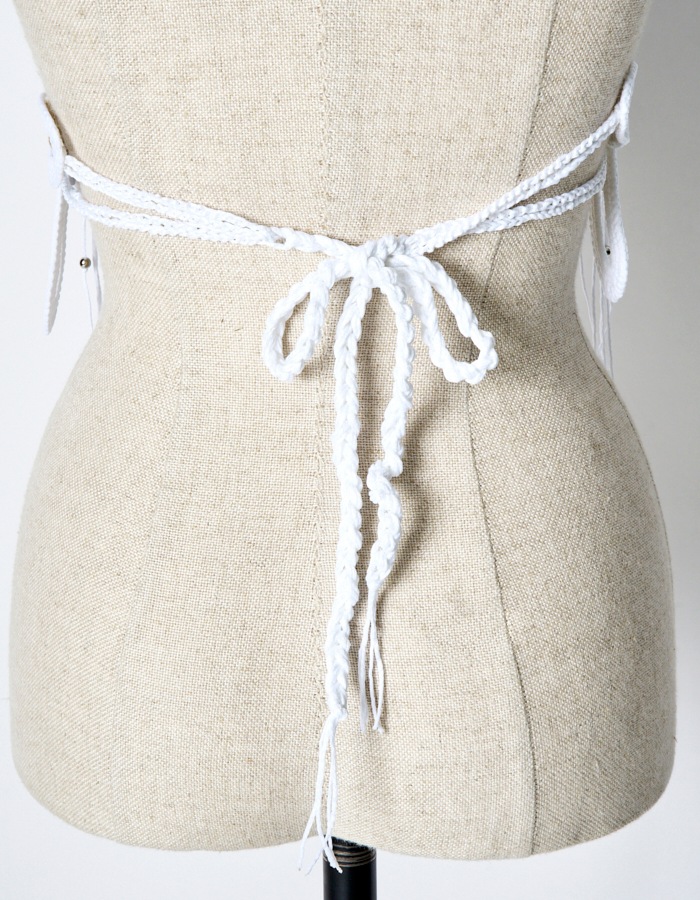 Leaf Fringe Bond Yarn Bustier / white