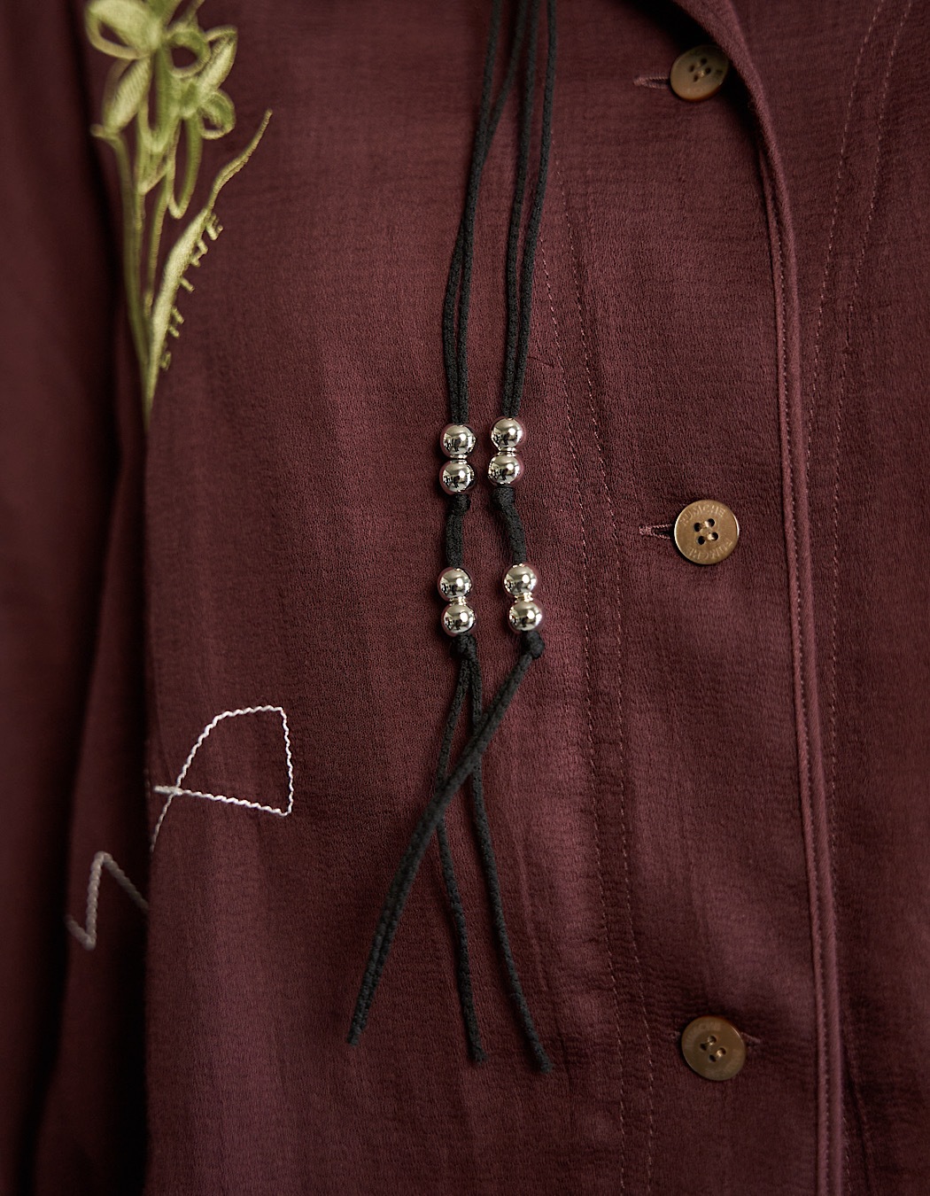 Flower Bond Yarn Choker / black