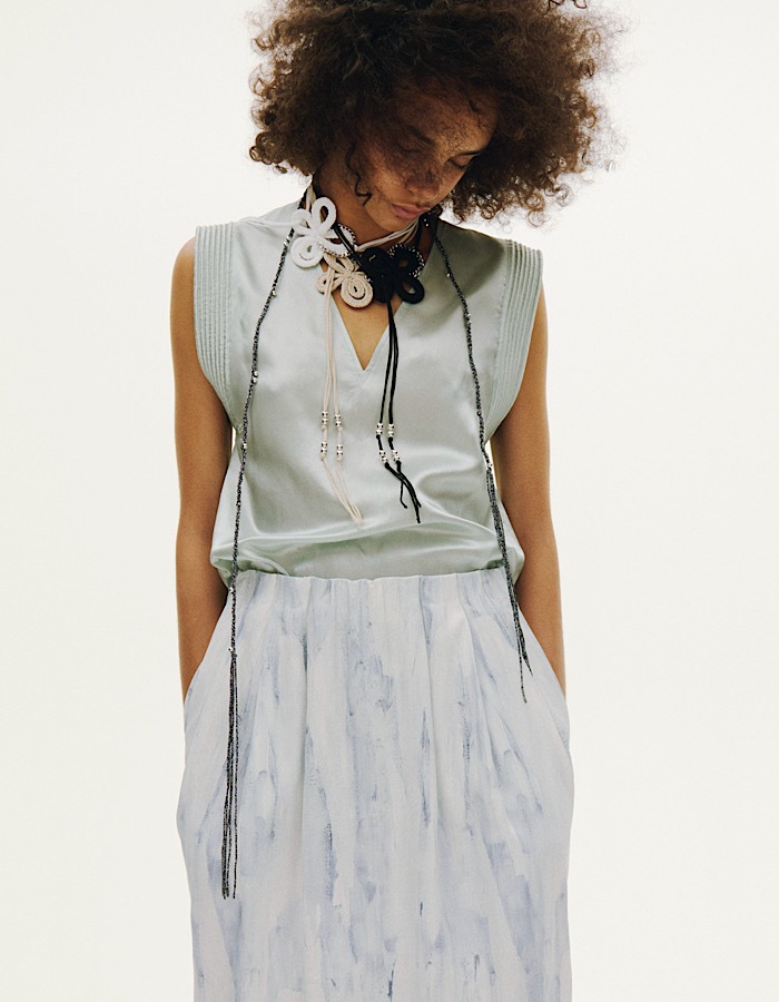 Flower Bond Yarn Choker / black