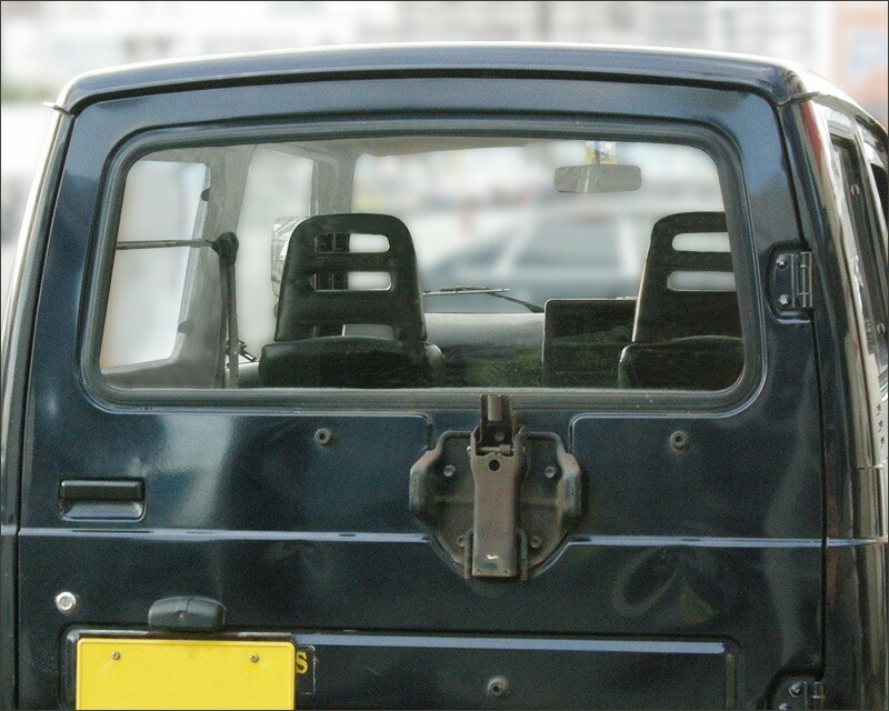 軽量リアウィンドウ［競技用部品］（SJ30/40, JA11/12/22/51/71, JB31/32）