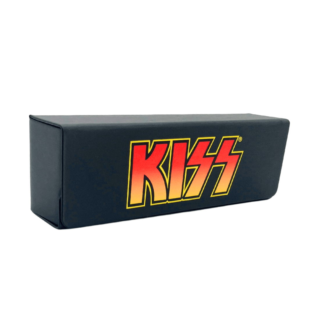 「KISS」ロゴ入りケース