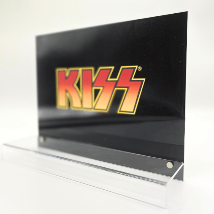 「KISS」 卓上ディスプレイ