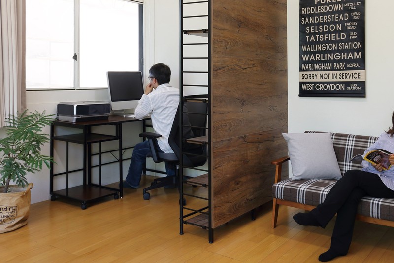 スクリーンラック