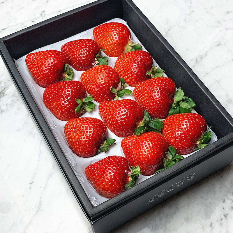 琉貿果実苑］特選 あまおういちご化粧箱入 as | ギフト,琉貿果実苑