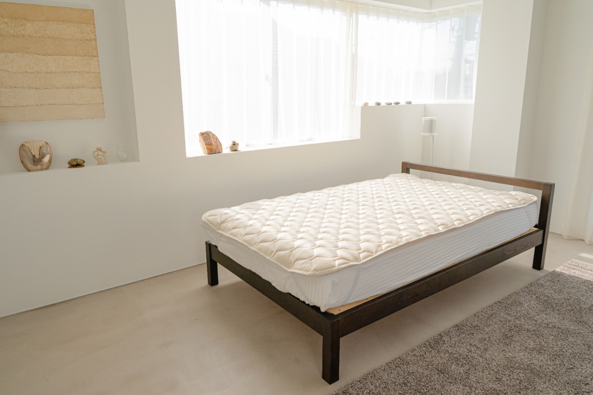 敷パッド　ラジウム鉱石　SLEEP HEXAGON　低放射線ホルミシス　ホルミシス効果　ガン治療補助　痛み　腰痛　緩和　日本製