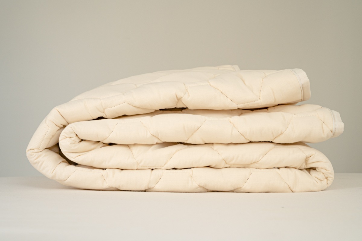 敷パッド　ラジウム鉱石　SLEEP HEXAGON　低放射線ホルミシス　ホルミシス効果　ガン治療補助　痛み　腰痛　緩和　日本製