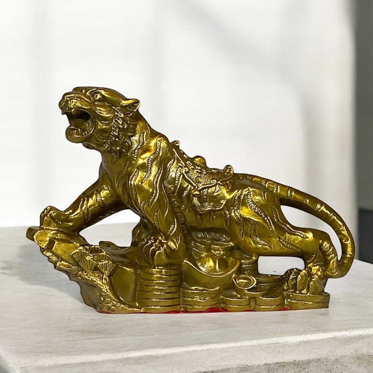 上山虎 虎の置き物 20cm×13cm 真鍮製 風水置物 金運 財運 事業運 邪気