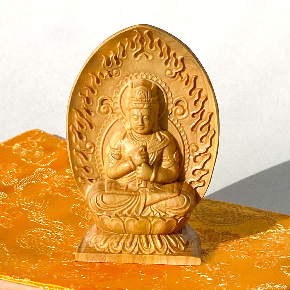 大日如来 仏像（黄楊製・火炎光背）｜真言宗の本尊・未年・申年生まれ