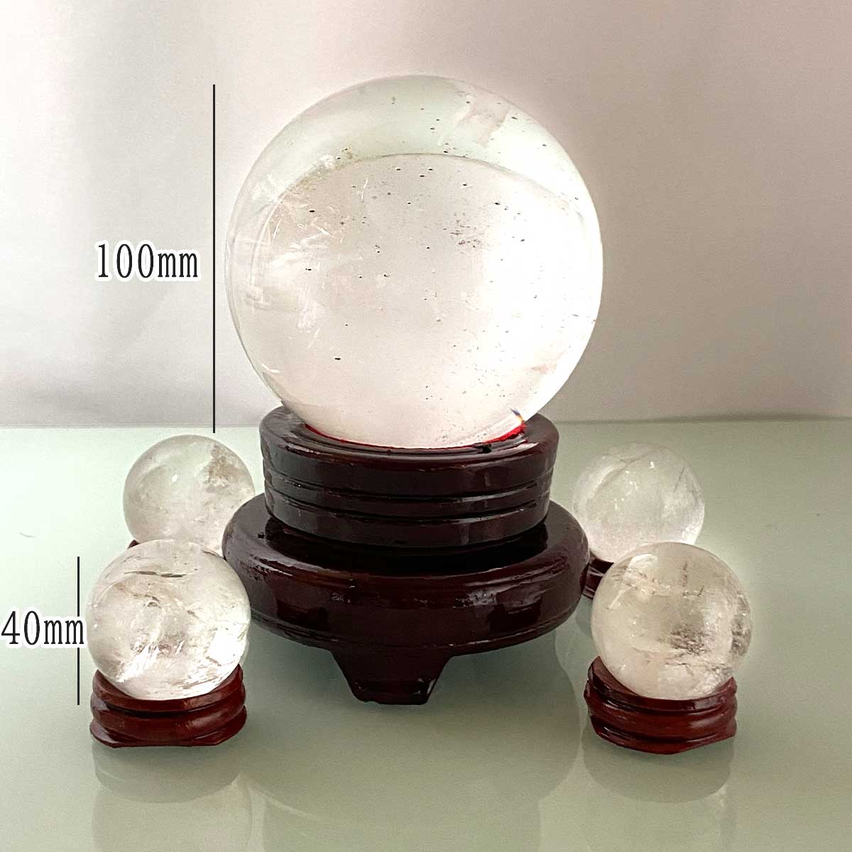 水晶玉100mm 地鎮用天然本水晶玉 100mm×1個 40mm×4個 5個セット(説明書・台座付き