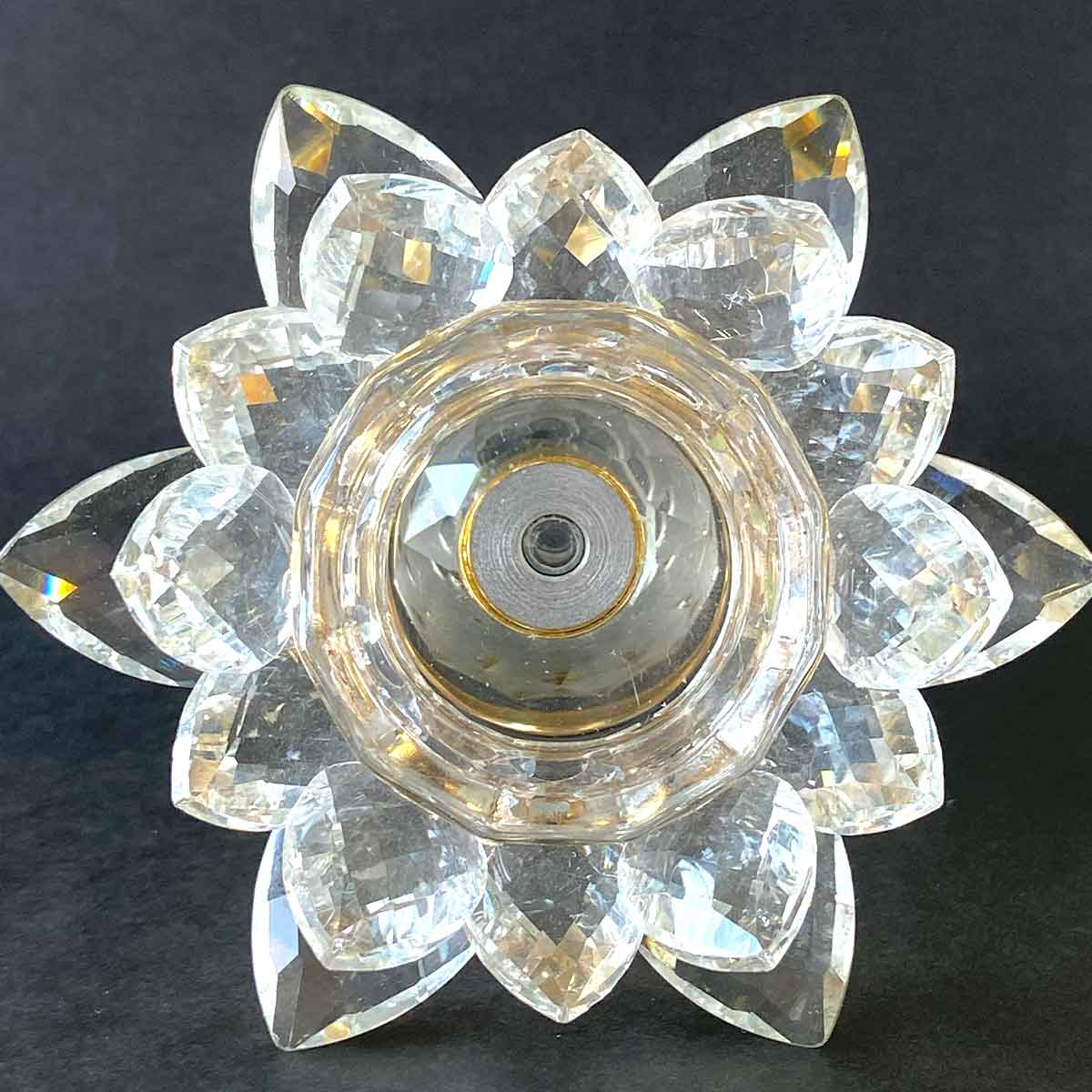 【クリスタル置物　蓮】回転台付き　インテリア　華やか飾り Amazon.co.jp: 蓮の花 クリスタル ガラス 置物 インテリア 花 ハス