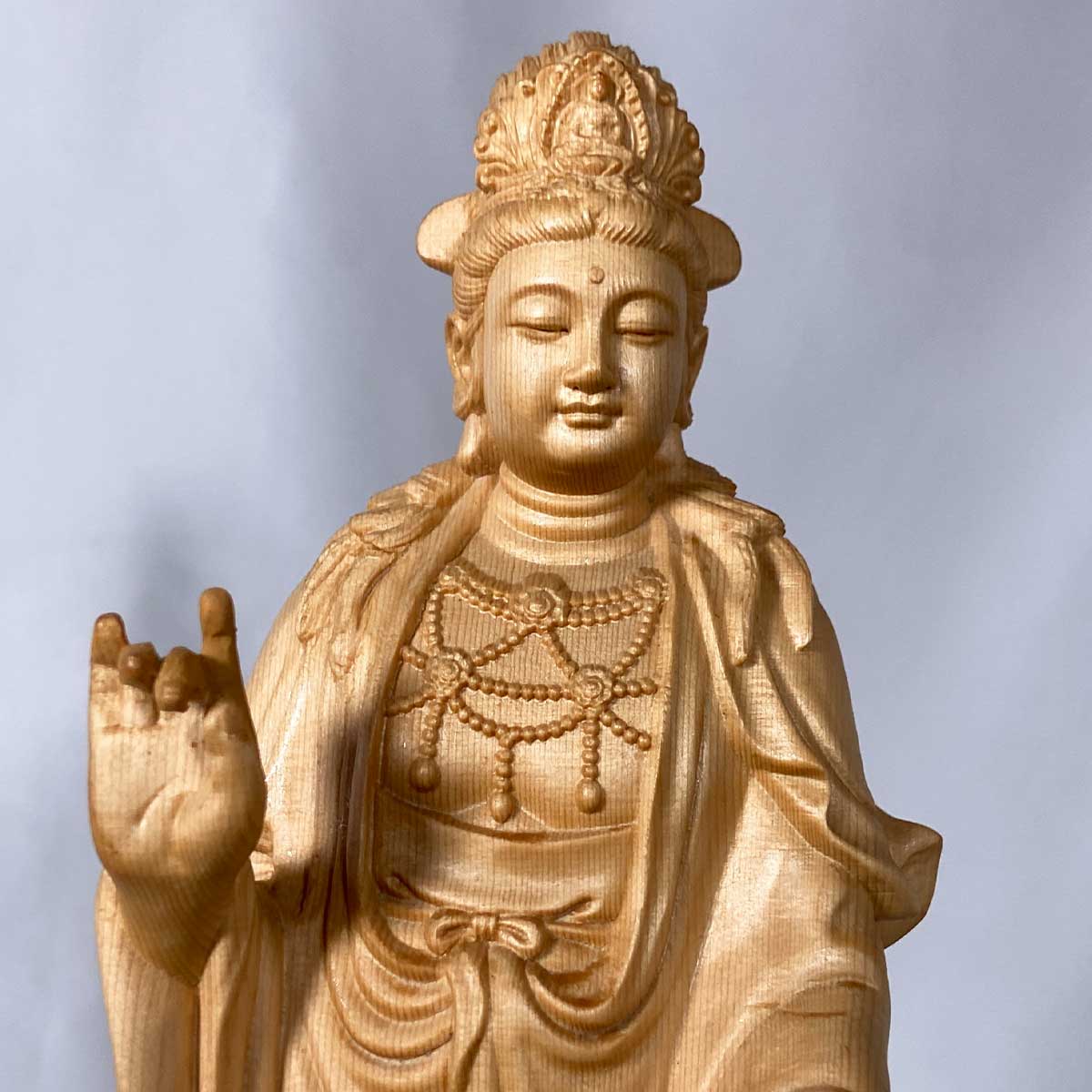 聖観音菩薩 約30cm 桧木｜立像 仏壇用 専用収納箱付き 阿弥陀三尊