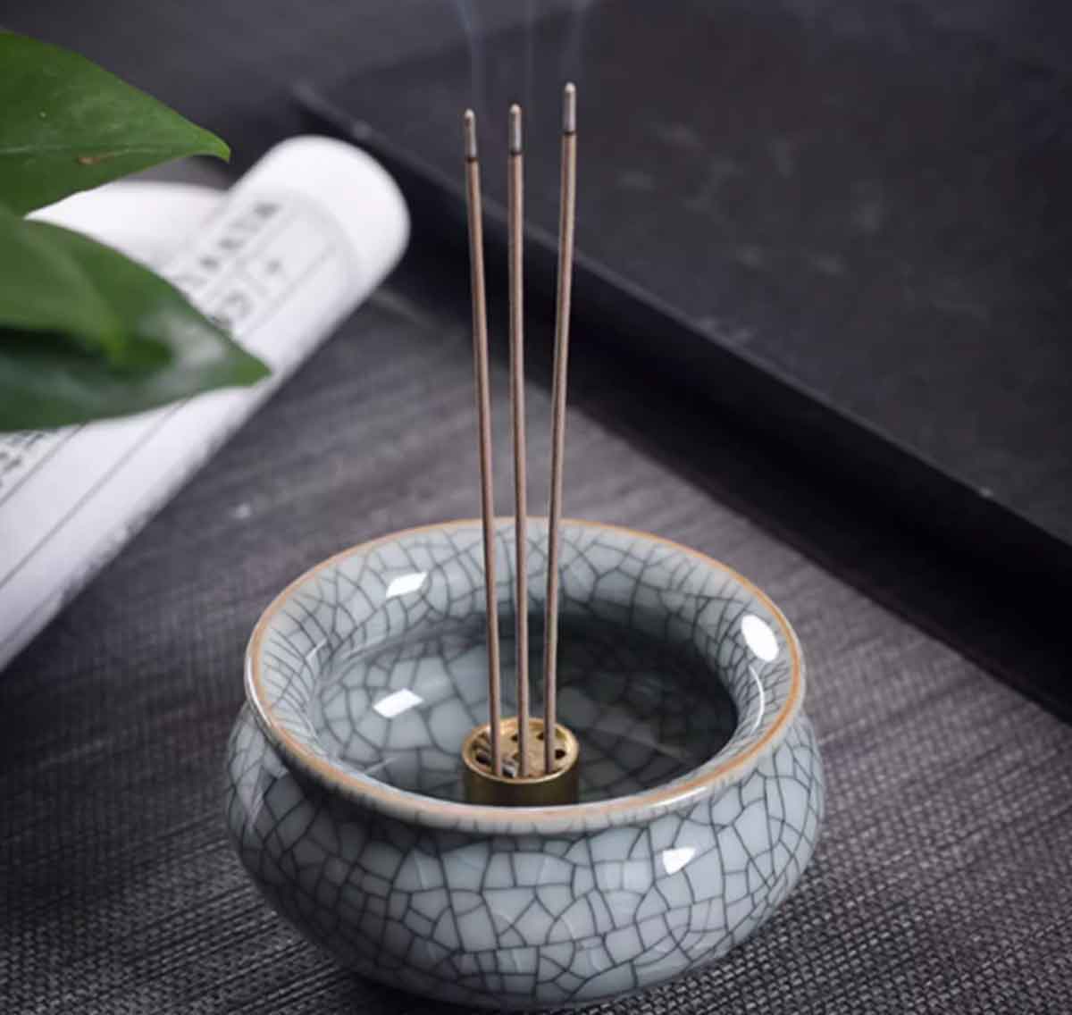 三本足香炉 陶磁器製｜風水開運・浄化・リラックス空間を演出する