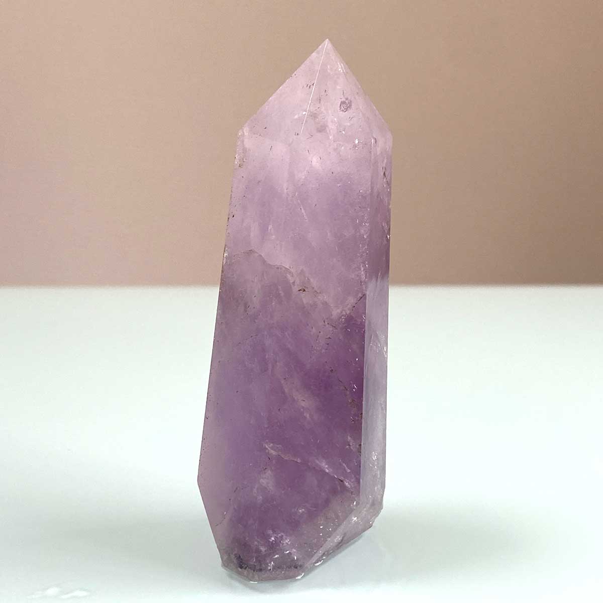 天然石シュガーアメジストの原石　置物NO.010908 アメジスト 220g 六角柱 水晶 天然石 原石 置物 紫水晶 スピリチュアル