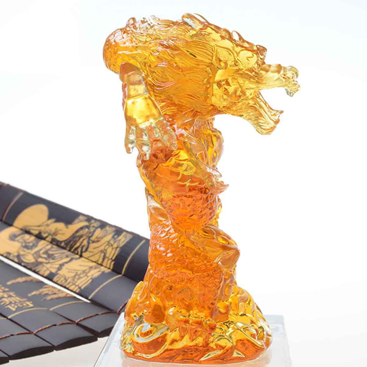 龍神の宿る七宝琉璃宝珠｜五爪の力を持つ風水龍で邪気を祓う開運置物