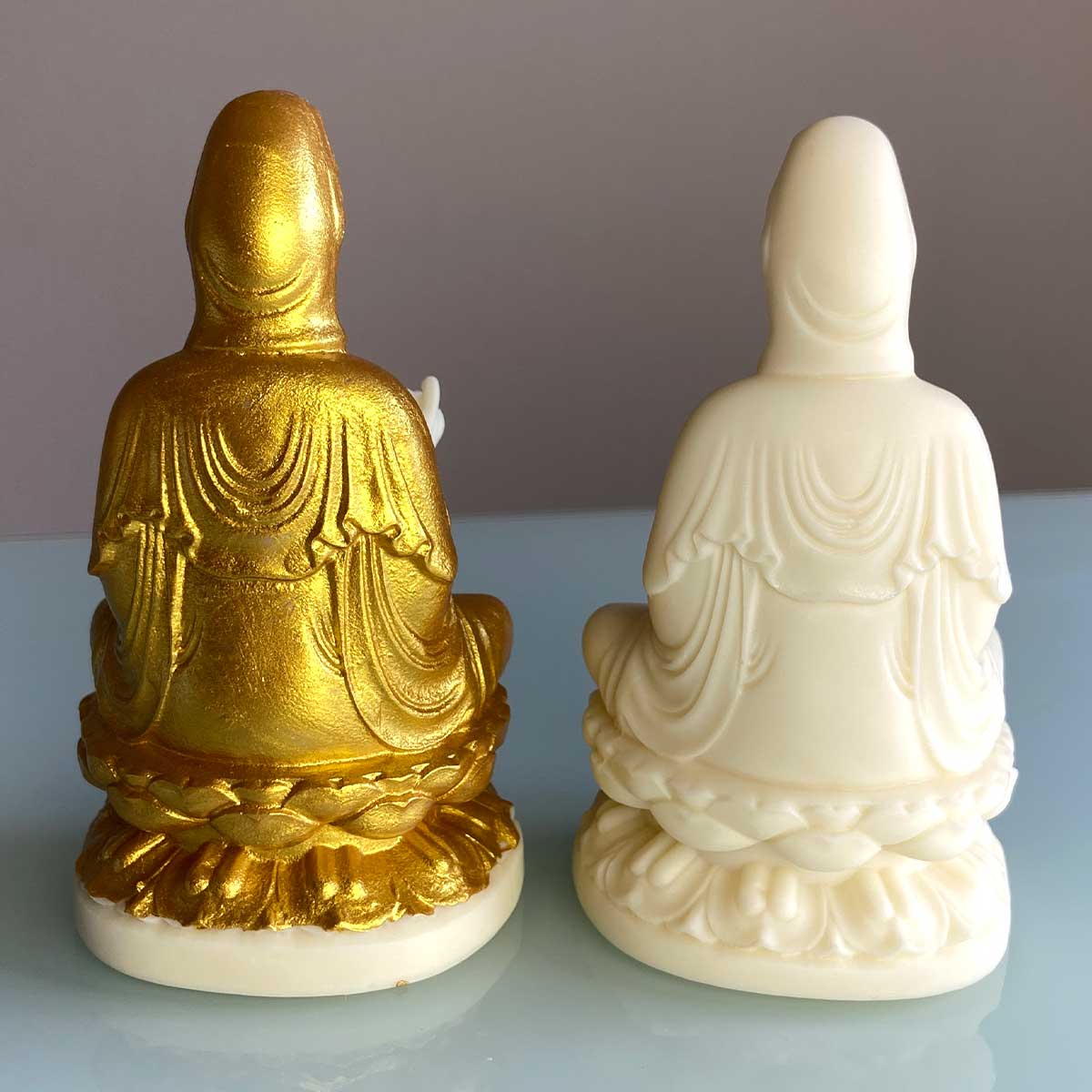 浄瓶観音 仏像｜清浄と慈悲の象徴・蓮台座付き象牙風＆金彩