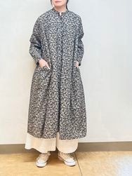 SOIL/롡COTTON SLUB FLOWER PRINT BANDED COLLAR SHIRT DRESS WITH GATHERNSL25573 [̵]