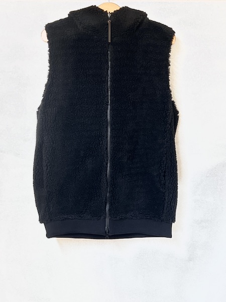 ARMEN/アーメン REVERSIBLE ZIP-UP FLEECE HOODED VEST ・ ADNAM2552