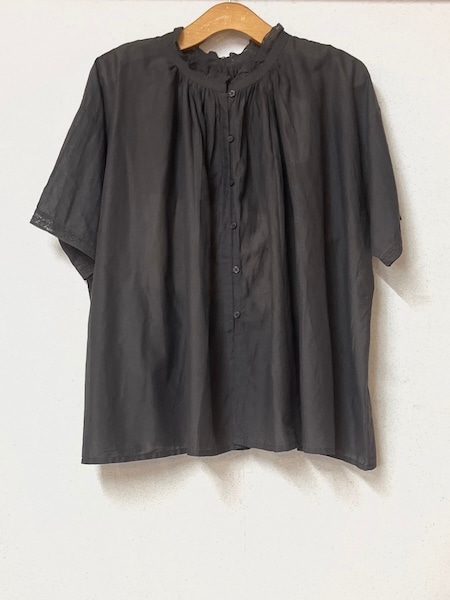 jononlynx コットンボイルジレ (黒 / ボルドー) SOIL/ソイル 80s COTTON VOILE LACE LACE&LOOP BUTTON GATHERED SMOCK