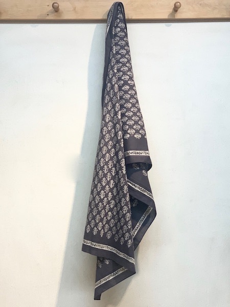 ١maison de SOIL/᥾ɥ롡FLOWER BLOCK PRINT STOLE NMDS21586ؤ椦ѥåб