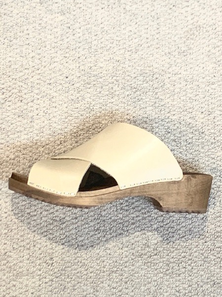 EXPERT/ѡ VINTAGE WIDE CROSS STRAP SANDAL WITH REGULAR HEEL WOODEN SOLE   NEP2001̵