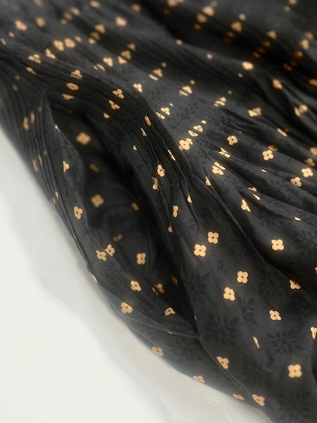 maison de soil /᥾ɥ롡80s COTTON VOILE CONTRAST FLOWER HAND SCREEN PRINT FLARED SKIRT WITH MINI PINTUCKINMDS25774[̵]