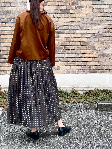 maison de soil /᥾ɥ롡80s COTTON VOILE CONTRAST FLOWER HAND SCREEN PRINT FLARED SKIRT WITH MINI PINTUCKINMDS25774[̵]