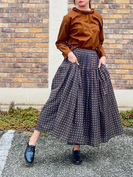 maison de soil /᥾ɥ롡80s COTTON VOILE CONTRAST FLOWER HAND SCREEN PRINT FLARED SKIRT WITH MINI PINTUCKINMDS25774[̵]