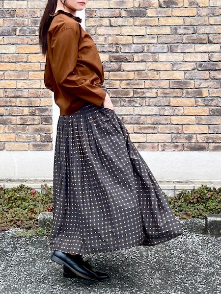 maison de soil /᥾ɥ롡80s COTTON VOILE CONTRAST FLOWER HAND SCREEN PRINT FLARED SKIRT WITH MINI PINTUCKINMDS25774[̵]